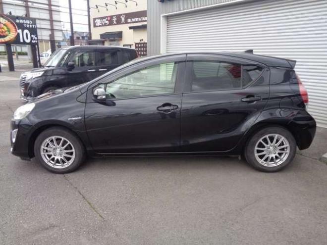 アクア1.5 S　純正ナビ　バックカメラ　スマートキー　車検令和8年8月 2WD 1500