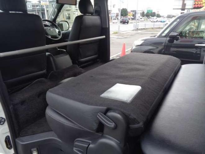 ハイエースバン3.0 スーパーGL ダークプライム ロングボディ ディーゼルターボ 4WD　令和6年タイミングベルト交換済　ワンオーナー　社外ナビ　スマートキー　バックカメラ　フロント・サイドカメラ　バッドラッカー17インチアルミホイール　バッドフェイスボンネット 3000