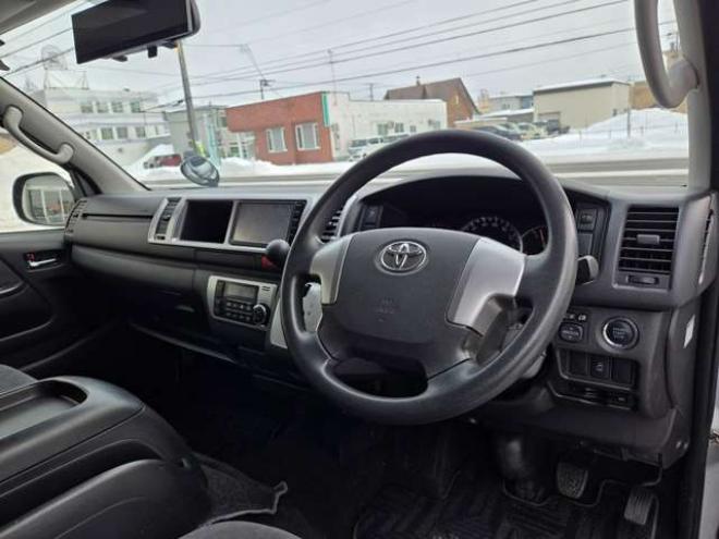 ハイエース2.7 GL ロング ミドルルーフ 4WD　寒冷地仕様　10人乗り　リアヒーター&クーラー　プッシュスタート　スマートキー　横滑り防止　オートライト　バックカメラ　純正ナビ　ワンセグTV　Bluetooth　CD/DVD　FM/AM　電動格納ミラー　ETC 2700