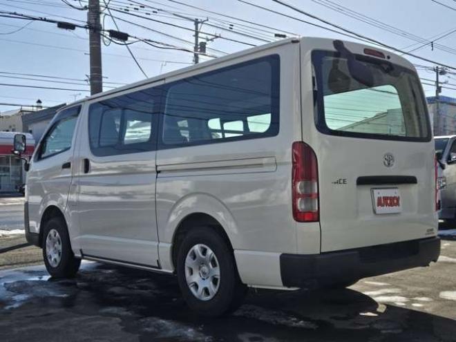 ハイエースバン3.0 DX ロング ディーゼルターボ 4WD　4WD　6人乗り　リアヒーター&リアクーラー　パワーヒート　キーレス　トヨタ純正オーディオプレーヤー　FM/AM　AUX　フロントベンチシート　マルチユースシートバックコンソール　リアアンダーミラー 3000