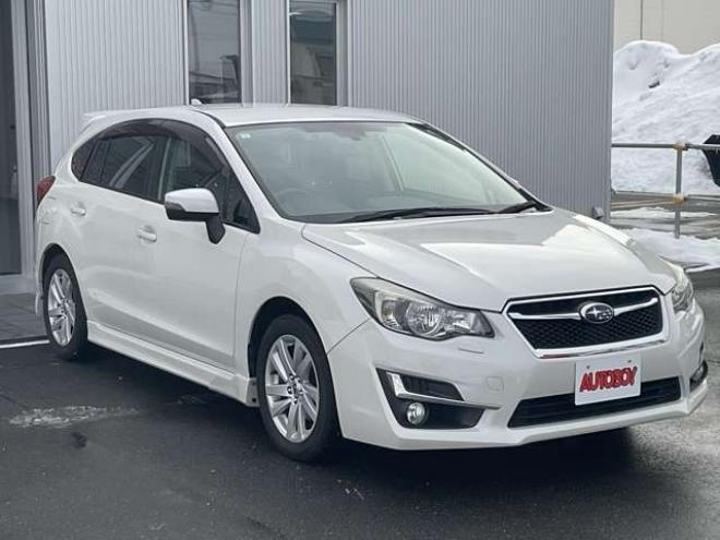 インプレッサスポーツ 2.0 i アイサイト 4WD　後期型　プッシュスタート　スマートキー　KENWOOD製ナビTV　Bluetooth バックカメラ　レーダークルーズコントロール　ETC　HIDヘッドライト　リアスポイラー　エアロ(サイド・リア) 2000