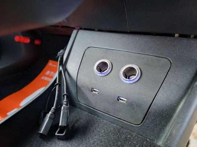 プリウス1.8 S　下廻り防錆塗装済 コムテック製ドラレコ  ケンウッド製社外ナビ フルセグ Bluetooth バックカメラ ETC フロント&テールエアロ プッシュスタート スマートキー 社外アルミ 2WD 1800