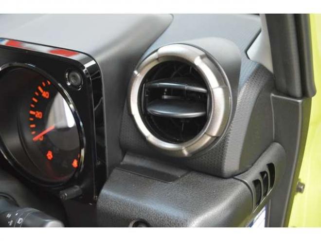 ジムニーXC 4WD　ワンオーナー車4WDターボセーフティサポート搭載アイドリングストップ横滑り防止装置7インチディスプレイモニターETCハイビームアシストLEDライトクルーズコントロール 660