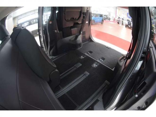 ランディ2.0 G 4WD　ワンオーナー車8人乗り4WDセーフティサポート搭載プリクラッシュセーフティ両側オートスライドドア9インチナビTVバックカメラETCレーダークルーズコントロールLEDドラレコシートヒーター 2000