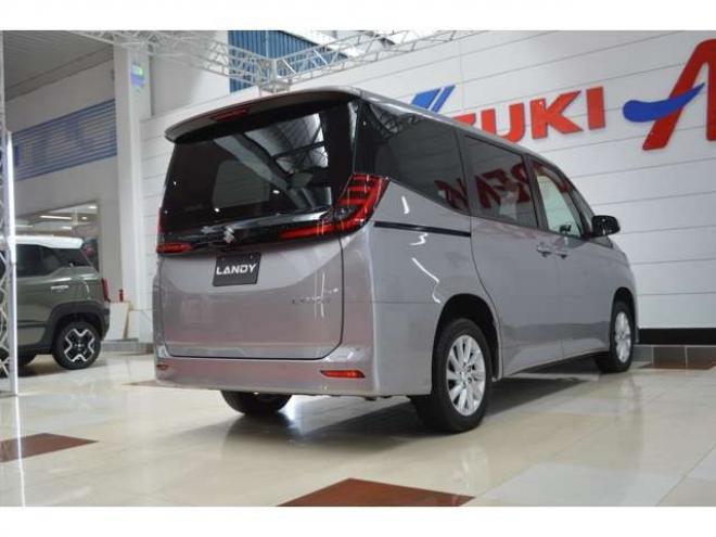 ランディ2.0 G 4WD　ワンオーナー車8人乗り4WDセーフティサポート搭載プリクラッシュセーフティ両側オートスライドドア9インチナビTVバックカメラETCレーダークルーズコントロールLEDドラレコシートヒーター 2000