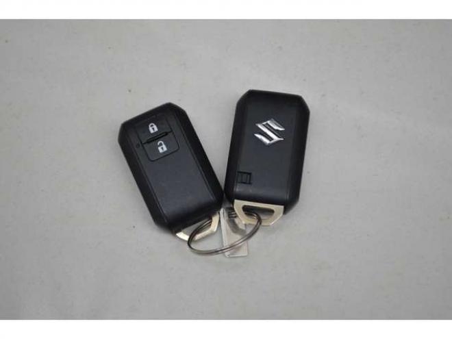 ジムニーシエラ1.5 JC 4WD　ワンオーナー車4WDセーフティサポート搭載アイドリングストップハイビームアシストLEDライト後退時ブレーキサポートETCクルーズコントロール横滑り防止装置ヒルホールドコントロール 1500