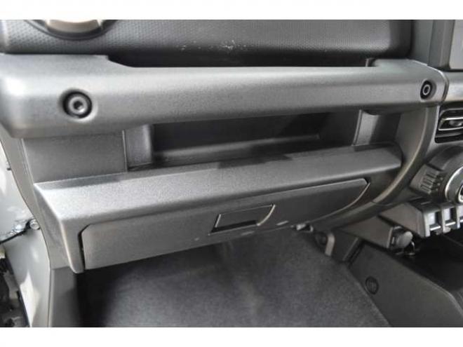 ジムニーシエラ1.5 JC 4WD　ワンオーナー車4WDセーフティサポート搭載アイドリングストップハイビームアシストLEDライト後退時ブレーキサポートETCクルーズコントロール横滑り防止装置ヒルホールドコントロール 1500