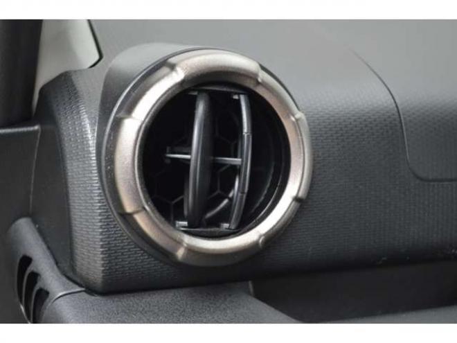 ジムニーシエラ1.5 JC 4WD　ワンオーナー車4WDセーフティサポート搭載アイドリングストップハイビームアシストLEDライト後退時ブレーキサポートETCクルーズコントロール横滑り防止装置ヒルホールドコントロール 1500