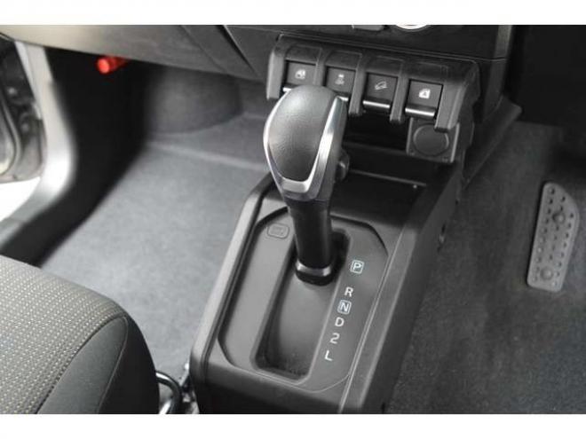 ジムニーシエラ1.5 JC 4WD　ワンオーナー車4WDセーフティサポート搭載アイドリングストップハイビームアシストLEDライト後退時ブレーキサポートETCクルーズコントロール横滑り防止装置ヒルホールドコントロール 1500