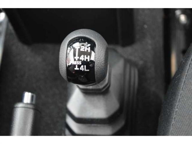 ジムニーシエラ1.5 JC 4WD　ワンオーナー車4WDセーフティサポート搭載アイドリングストップハイビームアシストLEDライト後退時ブレーキサポートETCクルーズコントロール横滑り防止装置ヒルホールドコントロール 1500