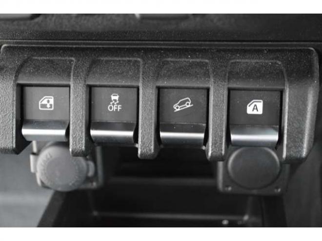 ジムニーシエラ1.5 JC 4WD　ワンオーナー車4WDセーフティサポート搭載アイドリングストップハイビームアシストLEDライト後退時ブレーキサポートETCクルーズコントロール横滑り防止装置ヒルホールドコントロール 1500