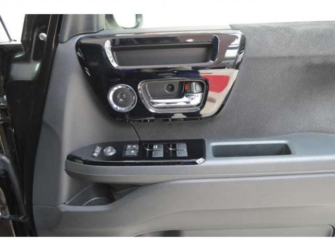 N-BOXカスタム 660 L 4WD　ワンオーナー車4WDホンダセンシング両側オートスライドドア純正ギャザーズナビTVバックカメラETCハイビームアシストLEDライトアダプティブクルーズコントロールドライブレコーダーシートヒーター 660