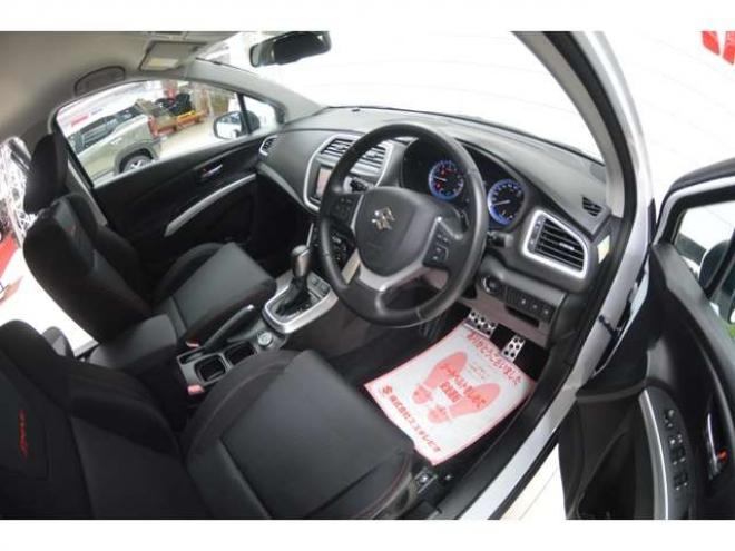 SX4S-CROSS 1.6 4WD　ワンオーナー車ALLGRIP4WD横滑り防止装置パドルシフト横滑り防止装置7インチワイドナビTVディスチャージヘッドライトETCクルーズコントロール社外18インチアルミ 1600