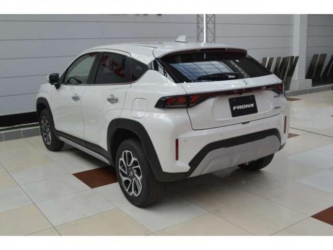 フロンクス1.5 4WD　ハイブリット4WDセーフティサポート搭載4WDスズキコネクト対応通信機装着車アダプティブクルーズコントロール全方位モニター付き9インチナビTVバックカメラハイビームアシストLEDライト 登録済未使用車 1500