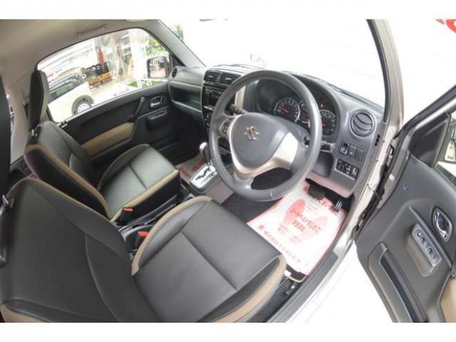 ジムニーランドベンチャー 4WD　ワンオーナー特別仕様車4WDターボフロアオートマチックCDハーフレザーシートヒーター 660