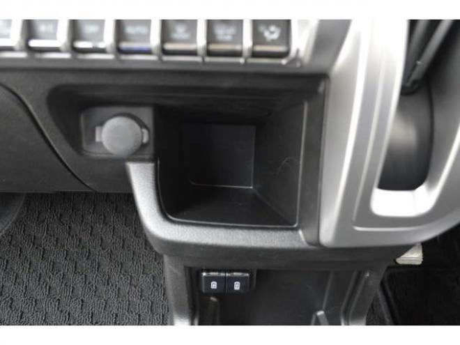 クロスビー1.0 ハイブリッド MZ 4WD　ワンオーナー車ハイブリット4WDターボパドルシフトセーフティサポート搭載アダプティブクルーズコントロールアイドリングストップ全方位モニター付8インチナビTVバックカメラハイビームアシストLEDライト 1000