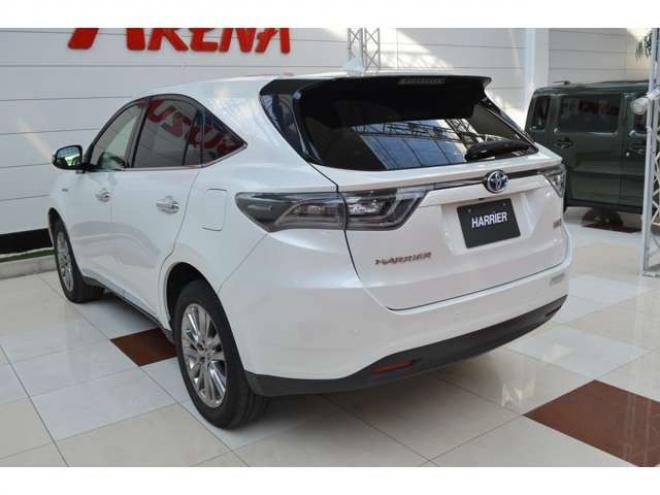 ハリアー2.5 ハイブリッド E-Four プレミアム アドバンストパッケージ 4WD　ワンオーナー車プリクラッシュセーフティ横滑り防止装置ハーフレザーシート全方位モニター付8インチナビ純正ナビTVバックカメラLEDライトETCクルーズコントロールパワーバックドア 2500