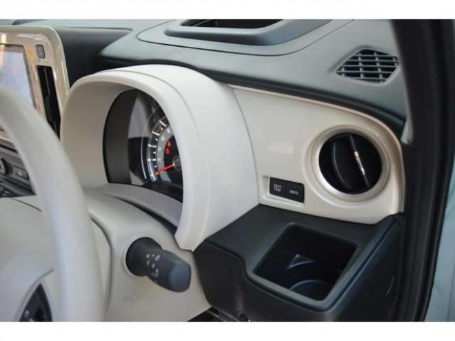 ワゴンRスマイルハイブリッド X 4WD　クリームコーデセーフティサポートスズキコネクト対応9インチ全方位ナビLEDハイブリット4WDセーフティサポート搭載アイドリングストップハイビームアシストLEDライト両側オートスライドドアパーキングセンサー 登録済未使用車 660