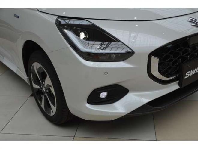 スイフト1.2 ハイブリッド MZ 4WD　ハイブリッド4WDセーフティサポート搭載スズキコネクト対応通信機装着車アイドリングストップ全方位モニター付9インチナビTVバックカメラLEDアダプティブクルーズコントロー電動パーキングブレーキ 登録済未使用車 1200