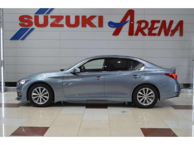 スカイライン3.5 350GT FOUR ハイブリッド タイプP　ハイブリッド4WDアイドリングストップエマージェンシーブレーキ横滑り防止装置HIDライト全方位モニター付純正ナビTVバックカメラ黒革シートヒーターETCアダプティブクルーズコントロール 3500