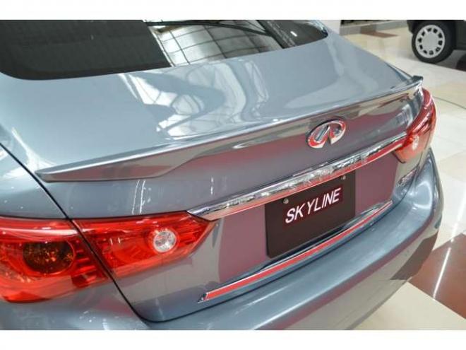 スカイライン3.5 350GT FOUR ハイブリッド タイプP　ハイブリッド4WDアイドリングストップエマージェンシーブレーキ横滑り防止装置HIDライト全方位モニター付純正ナビTVバックカメラ黒革シートヒーターETCアダプティブクルーズコントロール 3500