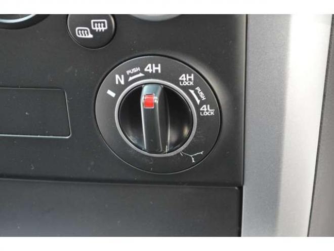 エスクード2.4 XG 4WD　ワンオーナー車5速マニュアル4WD横滑り防止装置SDナビTVバックカメラETCクルーズコントロールドライブレコーダーディスチャージヘッドライト純正17インチアルミシートヒーター 2400