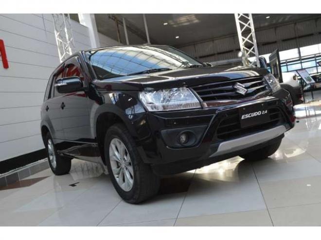 エスクード2.4 XG 4WD　ワンオーナー車5速マニュアル4WD横滑り防止装置SDナビTVバックカメラETCクルーズコントロールドライブレコーダーディスチャージヘッドライト純正17インチアルミシートヒーター 2400