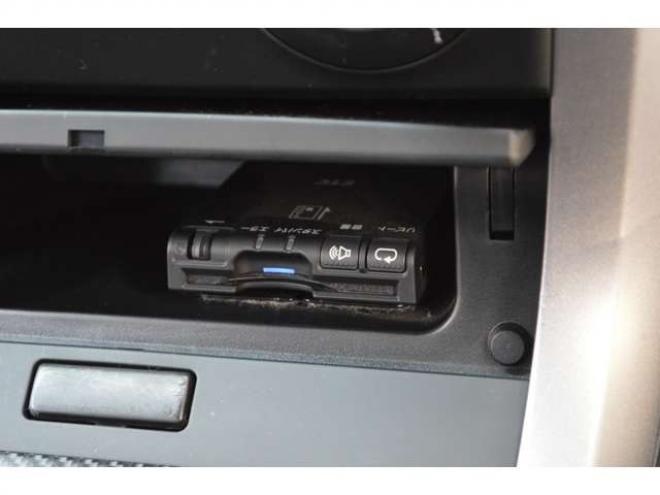 エスクード2.4 XG 4WD　ワンオーナー車5速マニュアル4WD横滑り防止装置SDナビTVバックカメラETCクルーズコントロールドライブレコーダーディスチャージヘッドライト純正17インチアルミシートヒーター 2400