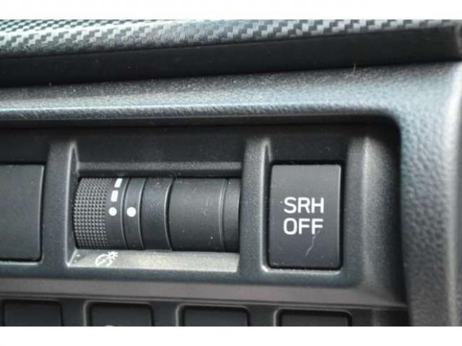 インプレッサスポーツ 2.0 i-L アイサイト 4WD　ワンオーナー車4WDパドルシフトアイサイトアイドリングストップ横滑り防止装置レーダークルーズコントロール純正8インチナビTVバックカメラブラインドスポットモニター前後ドラレコETCパーキングセンサーLEDライト 2000