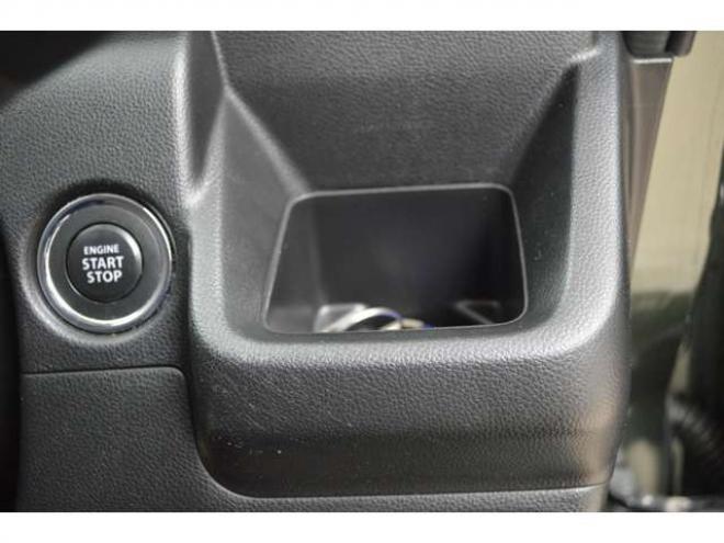 ワゴンRスティングレー ハイブリッド X 4WD　ワンオーナー車ハイブリッド4WDセーフティサポート搭載アイドリングストップ全方位モニター8インチナビTVハイビームアシスト付LEDライトETC横滑り防止装置ヘッドアップディスプレイ 660