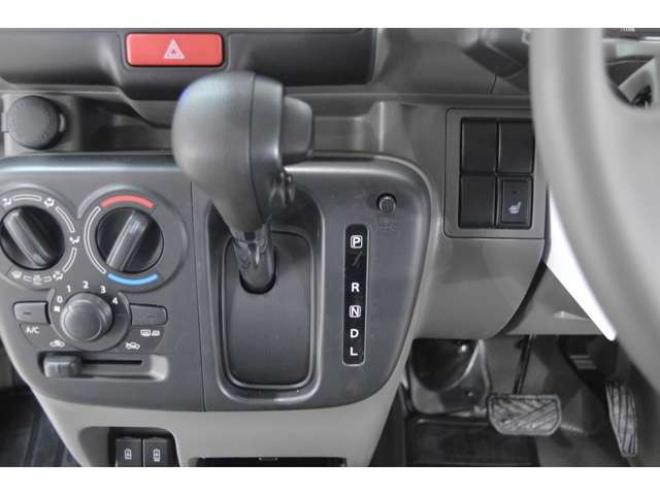 エブリィPC ハイルーフ 4WD　届出済未使用車ハイルーフCVTマチック4WDセーフティサポート搭載ハイビームアシスト付LEDライトCDステレオETCドライブレコーダー純正エンジンスターターシートヒーター 660