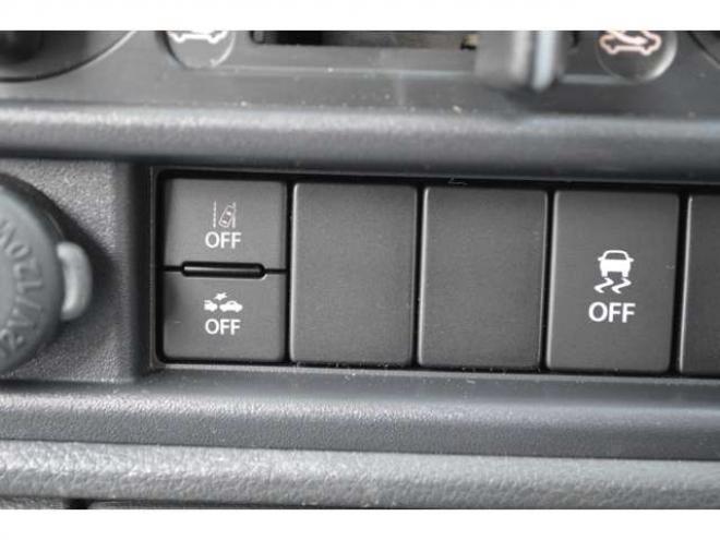 キャリー浅底ダンプ 1方開 4WD　浅底ダンプワンオーナー車5速マニュアルセーフティサポート搭載デュアルセンサーブレーキサポート誤発信抑制機能横滑り防止装置キーレスエントリー電動油圧式ダンプ 660