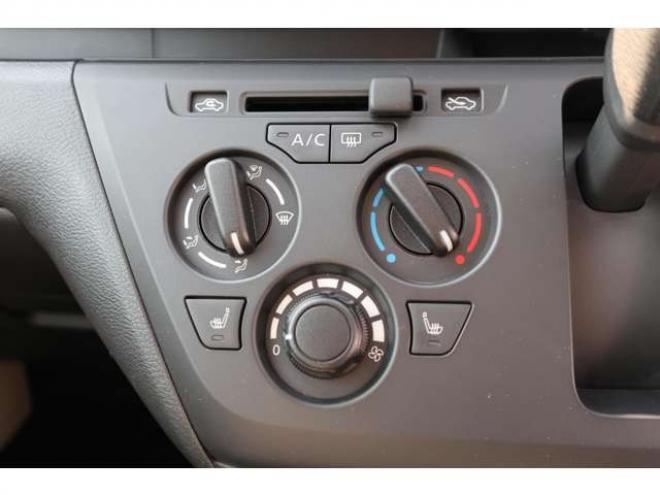 eKワゴンM 4WD　純正CDプレイヤー　オートライト　衝突軽減ブレーキ　車線逸脱警報　パーキングセンサー　ETC 660