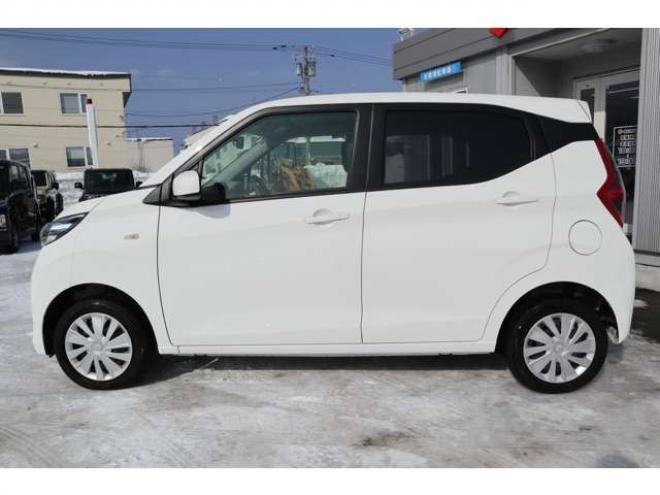 eKワゴンM 4WD　純正CDプレイヤー　オートライト　衝突軽減ブレーキ　車線逸脱警報　パーキングセンサー　ETC 660