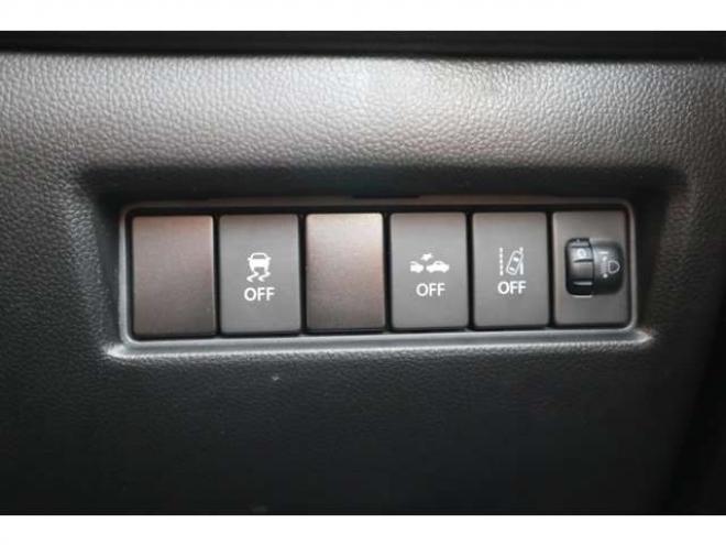 スイフト1.2 XL セーフティパッケージ装着車 4WD　CDプレイヤー　シートヒーター　パドルシフト　オートライト　アダプティブクルーズコントロール　車線逸脱警報 1200