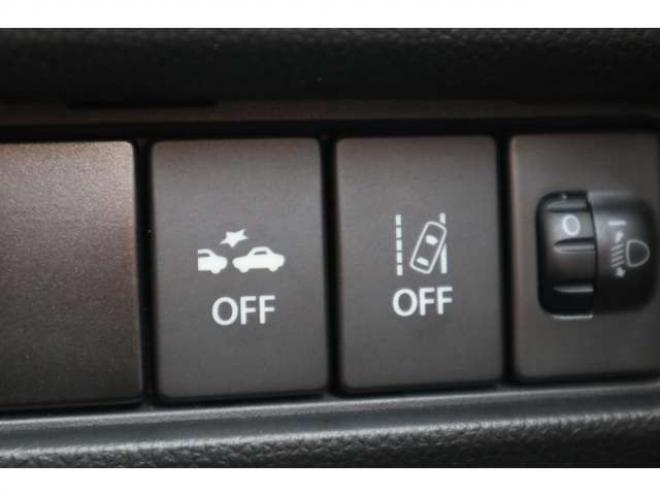 スイフト1.2 XL セーフティパッケージ装着車 4WD　CDプレイヤー　シートヒーター　パドルシフト　オートライト　アダプティブクルーズコントロール　車線逸脱警報 1200