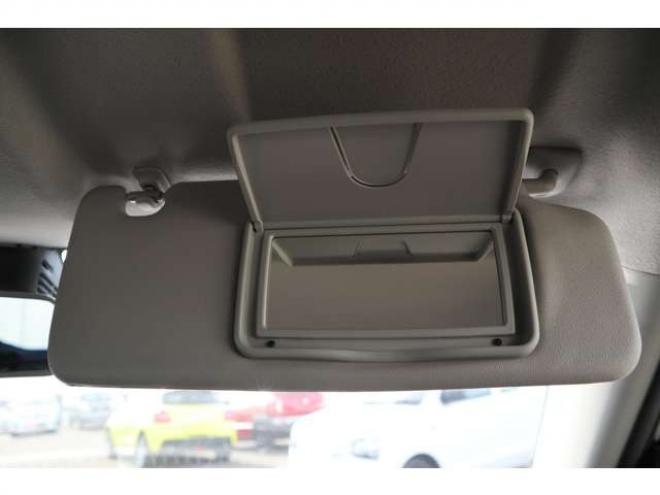 スイフト1.2 XL セーフティパッケージ装着車 4WD　CDプレイヤー　シートヒーター　パドルシフト　オートライト　アダプティブクルーズコントロール　車線逸脱警報 1200