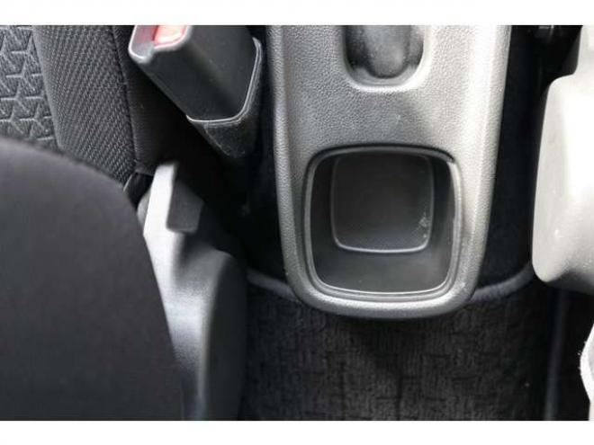 スイフト1.2 XL セーフティパッケージ装着車 4WD　CDプレイヤー　シートヒーター　パドルシフト　オートライト　アダプティブクルーズコントロール　車線逸脱警報 1200