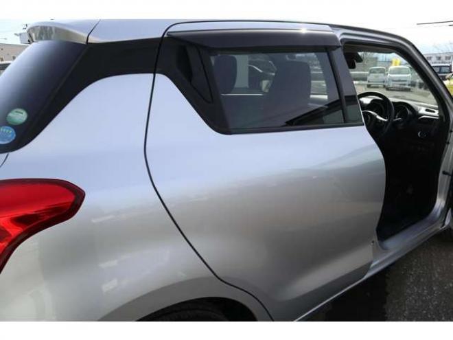 スイフト1.2 XL セーフティパッケージ装着車 4WD　CDプレイヤー　シートヒーター　パドルシフト　オートライト　アダプティブクルーズコントロール　車線逸脱警報 1200