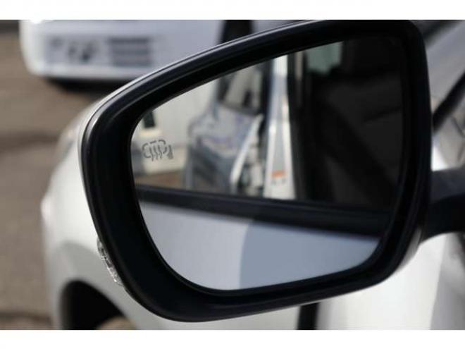 スイフト1.2 XL セーフティパッケージ装着車 4WD　CDプレイヤー　シートヒーター　パドルシフト　オートライト　アダプティブクルーズコントロール　車線逸脱警報 1200