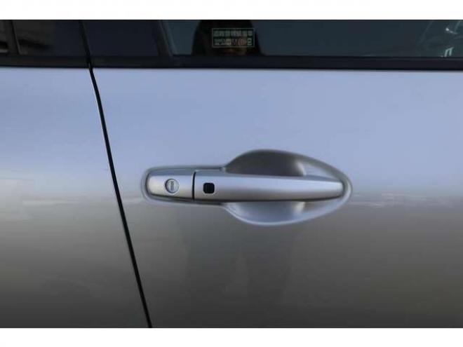 スイフト1.2 XL セーフティパッケージ装着車 4WD　CDプレイヤー　シートヒーター　パドルシフト　オートライト　アダプティブクルーズコントロール　車線逸脱警報 1200