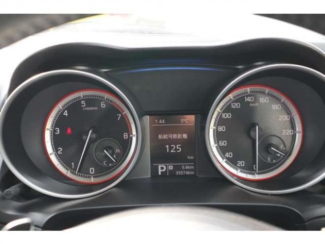 スイフト1.2 XL セーフティパッケージ装着車 4WD　CDプレイヤー　シートヒーター　パドルシフト　オートライト　アダプティブクルーズコントロール　車線逸脱警報 1200