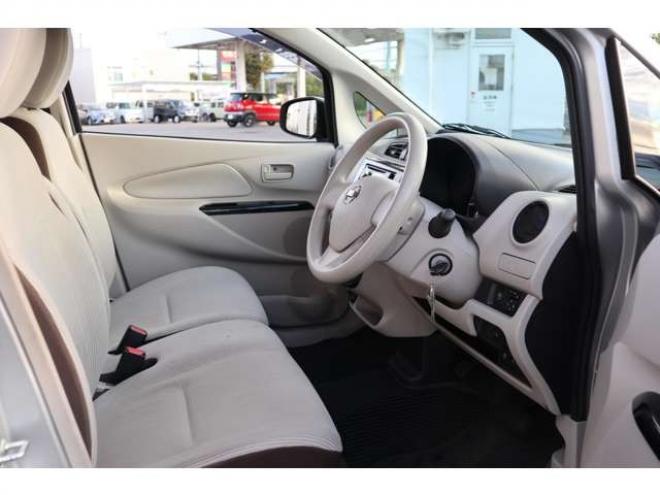 デイズS 4WD　CDプレイヤー　エマージェンシーブレーキ　運転席シートヒーター　踏み間違い衝突防止アシスト 660