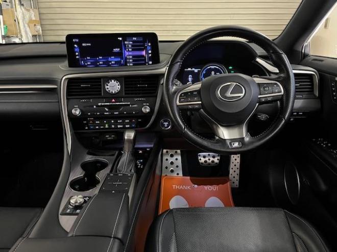 レクサスＲＸ４５０ｈ　Ｆスポーツ　本州仕入　寒冷地仕様　純正ムーンルーフ　レクサスセーフティセンス　ヘッドアップディスプレイ　全方位パノラミックビューモニター　純正２０インチＡＷ　純正１８ＡＷ＋スタッドレスタイヤ付　リア３面フィルム 4WD 3500 5Dr