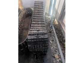 除雪機　クローラ　中古　230ｘ72ｘ40　２本