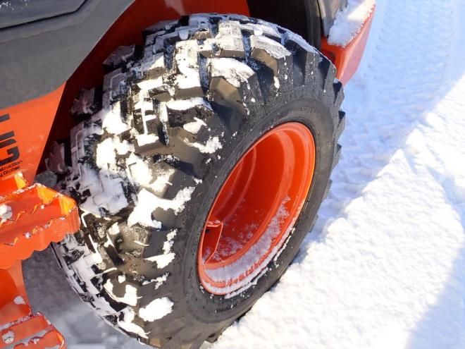 ホイールローダ195時間　スノータイヤ　恵庭ヤード