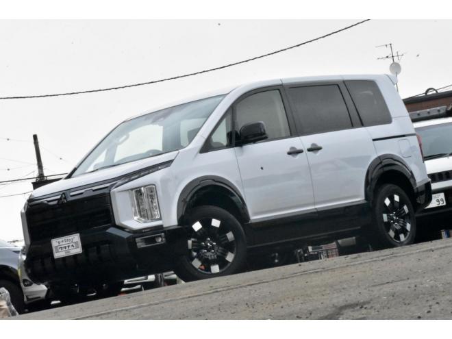 デリカD:5　２６型　４ＷＤ　ステップレス　登録済未使用車　Ｓ－ＡＷＣ　ヒルディセントコントロール　ＴＡＲＯＵＳセレクション　８インチ液晶メーター　全方位カメラ　三菱ｅ－Ａｓｓｉｓｔ