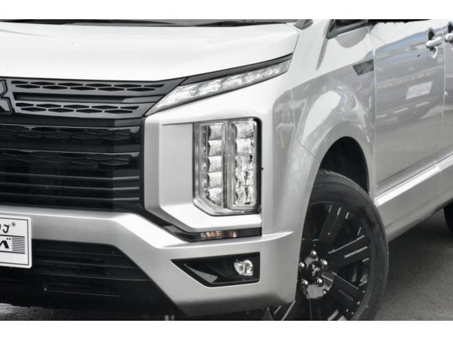 デリカD:5　4WD　本州仕入　ブラックアウト　シャモニー仕様　ＪＡＯＳハンドルプロテクター　新車外しタイヤ／ホイール　両側電動スライドドア　社外ナビ／バックカメラ