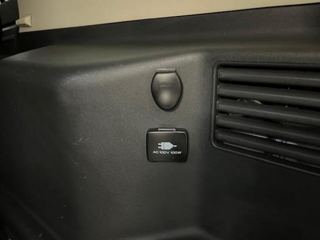 パジェロロングエクシード　本州仕入　禁煙車　新品ＷＥＤＳキーラー１７ＡＷ＋新品ＴＯＹＯホワイトレタータイヤ　純正１７ＡＷ＋スタッドレスタイヤ付　新品ＪＡＯＳブラックマッドガード　カロッツェリアナビ　地デジ　Ｂｌｕｅｔｏｏｔｈ 4WD 3200 5Dr