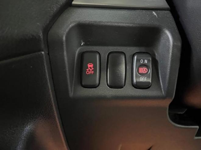 パジェロロングエクシード　本州仕入　禁煙車　新品ＷＥＤＳキーラー１７ＡＷ＋新品ＴＯＹＯホワイトレタータイヤ　純正１７ＡＷ＋スタッドレスタイヤ付　新品ＪＡＯＳブラックマッドガード　カロッツェリアナビ　地デジ　Ｂｌｕｅｔｏｏｔｈ 4WD 3200 5Dr